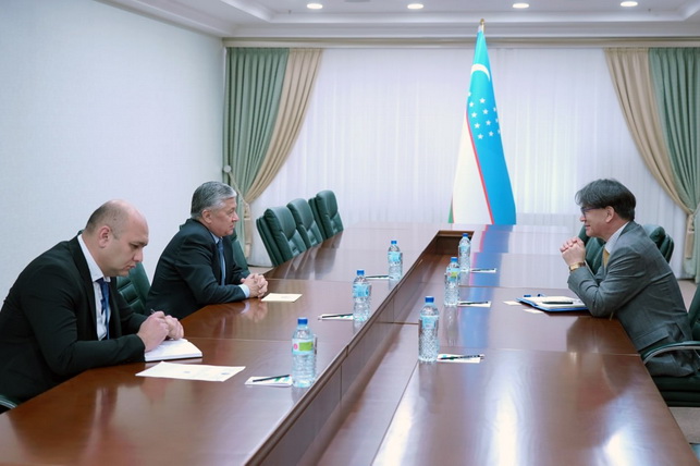 Uzbekistan Discusses Trade and Investment with Honorary Consul of Mongolia and the Philippines