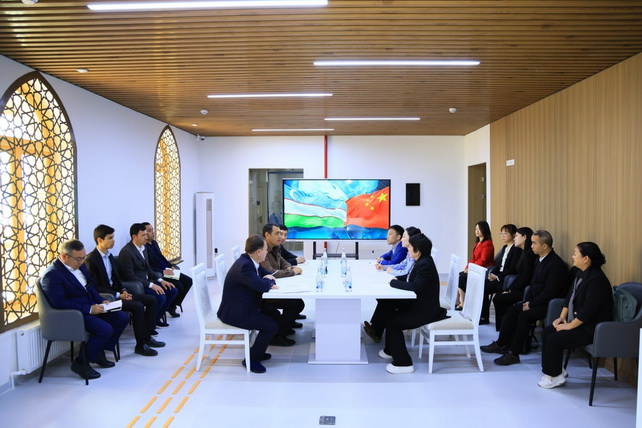 Ferghana Region, Jiangnan Group Discuss Investments