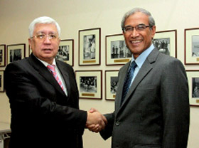 Узбекистан и Сингапур провели первый раунд политических консультаций