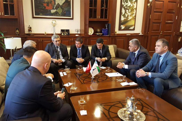 Delegation of Uzbekistan meets with chairman of Chamber of Commerce of Izmir