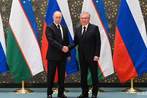 Шавкат Мирзиёев и Владимир Путин провели телефонные переговоры