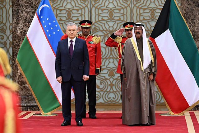 Shavkat Mirziyoyev arrives in Kuwait