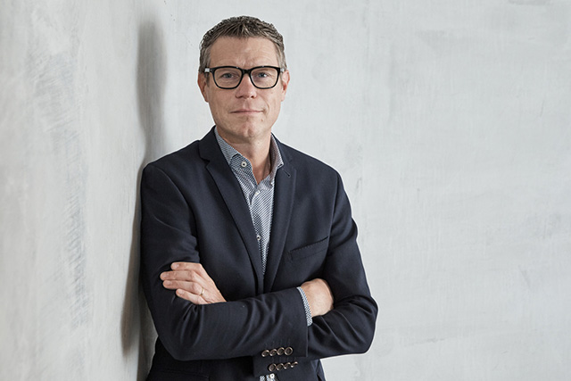 Политикам необходимо вести открытый диалог с научными экспертами и лидерами отрасли для сокращения числа курящих