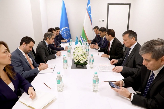 Глава Минздрава Узбекистана провёл переговоры с руководителем МАГАТЭ