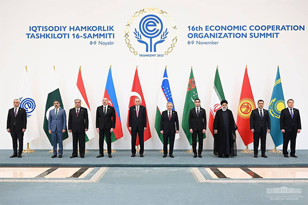 President of Uzbekistan proposed strengthening transport and communication interconnectivity within the framework of the ECO