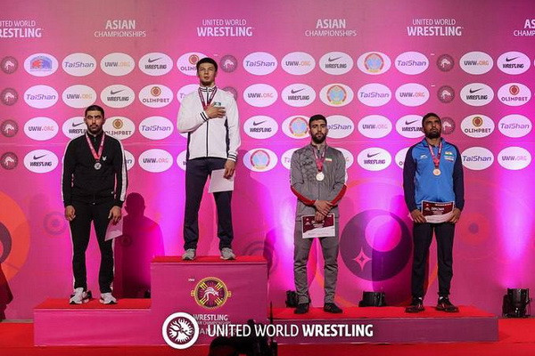 Сборная Узбекистана по спортивной борьбе завершила ЧА с 11 медалями