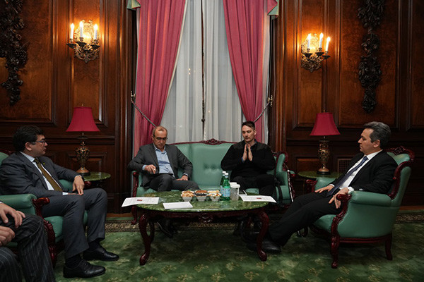 Cooperation issues were discussed with the head of Sena Group