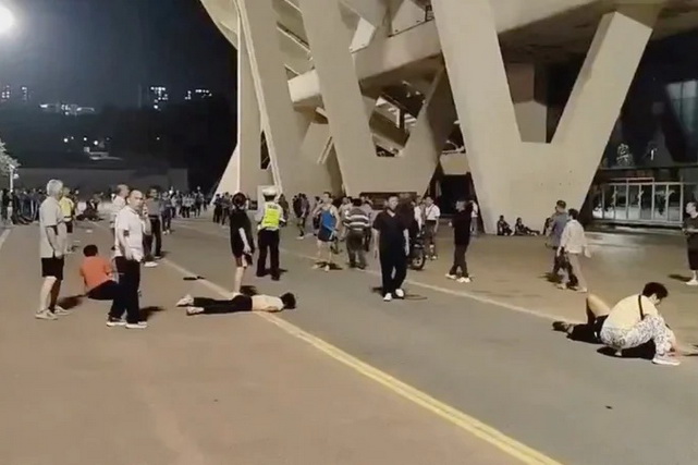 SUV Hits Crowd in China, Killing 35