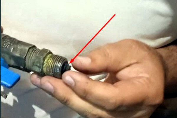 Experts found interference in the operation of the measuring complex at the CNG filling station in Kashkadarya