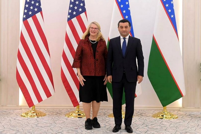 Глава МИД Узбекистана провёл встречу с конгрессвумен США