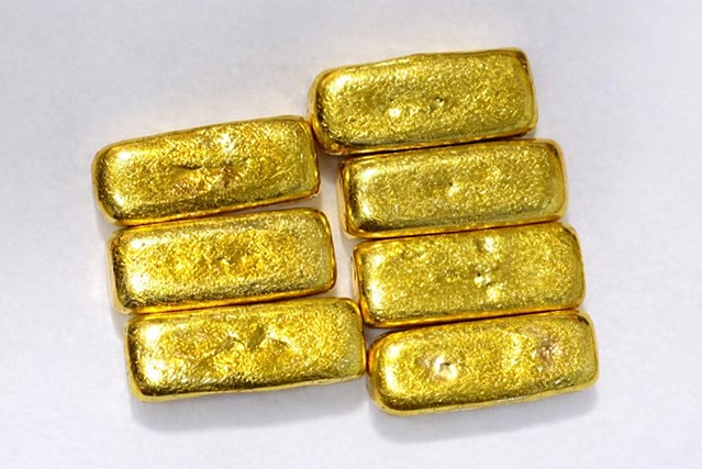 Mother and Daughter Detained in Andijan Region Attempting to Smuggle Gold Worth 819 Million Soums
