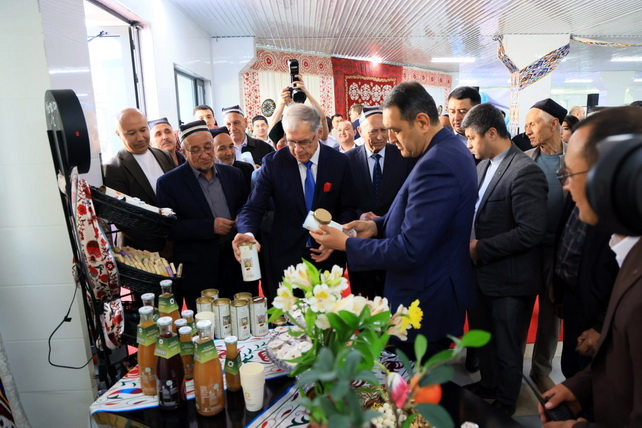 В Фергане открылось предприятие по переработке фруктов ERMAK-ALO