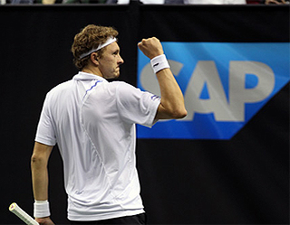 Денис Истомин обыграл Беннето и вышел в финал SAP Open