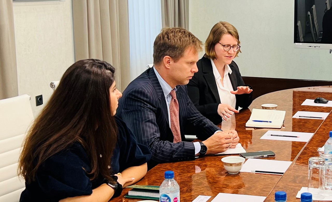 Deutsche Bank AG is preparing a draft concept to speed up the exchange of information with Uzbekneftegaz