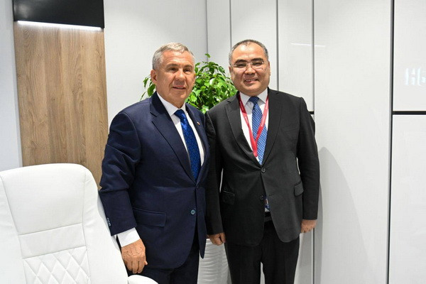 На полях XXV Петербургского международного экономического форума министр инновационного развития провел встречу с президентом Татарстана