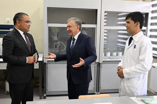 Uzbek President visits the Biochemical Institute in Samarkand