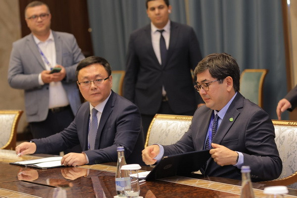 ZTE выделит 100 тысяч долларов на открытие новых BPO-центров в Самарканде и Фергане