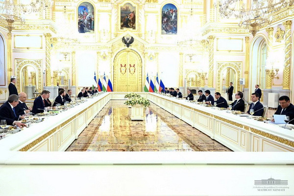 Uzbekistan, Russia discuss development of bilateral relations