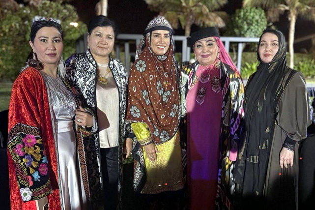 Uzbek national attire showcased in Oman