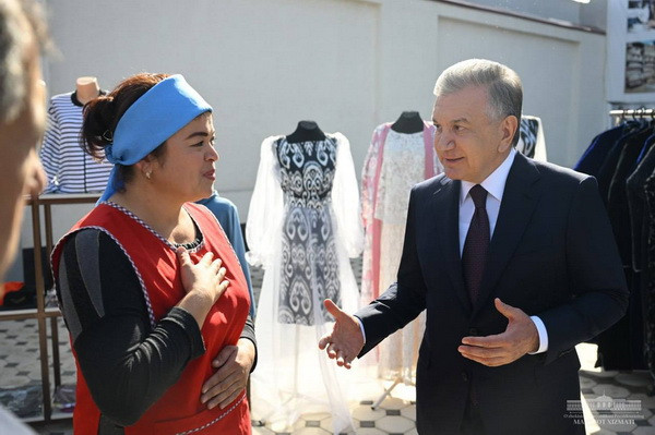 Shavkat Mirziyoyev inspects industrial projects in Karshi