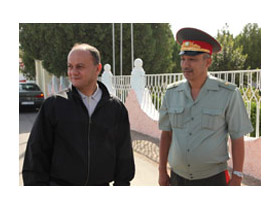 Armenian, Uzbek defense officials hold meeting in Termez
