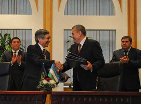 АБР и Правительство Узбекистана подписали четыре заемных соглашения