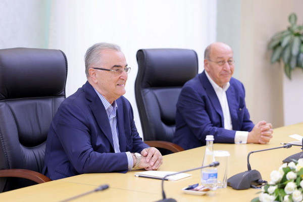 Laziz Kudratov holds a meeting with the President of the investment company Agrotek Handels