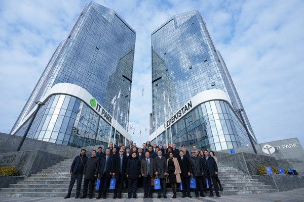 Обсуждены перспективы сотрудничества в превращении Узбекистана в новый IT-аутсорсинг хаб