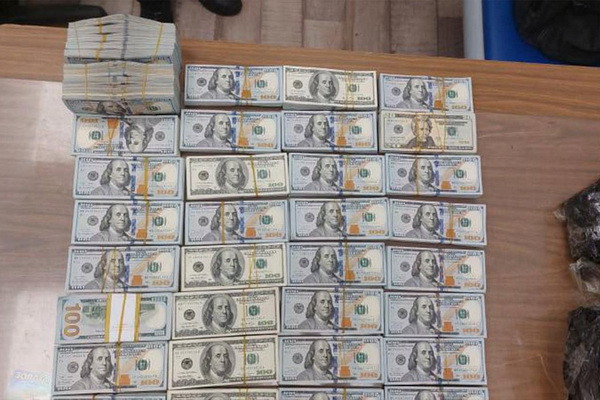 В Фергане пресечены попытки незаконного вывоза в Кыргызстан почти 300 тысяч долларов США
