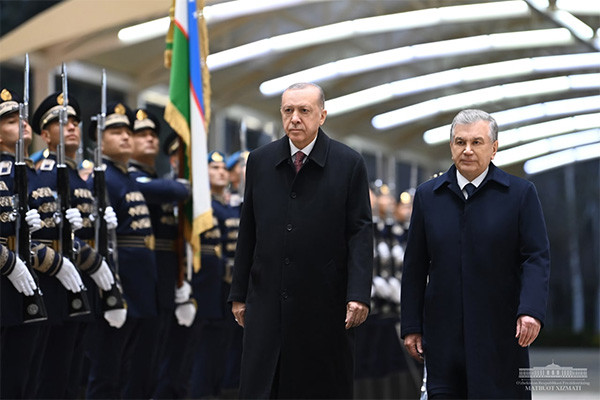 Solemn welcoming ceremony of Turkish President takes place at Kuksaroy Residence