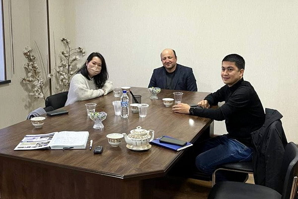 Representative of the Japanese company Masui Co Ltd and Bukhara textile companies discuss cooperation issues