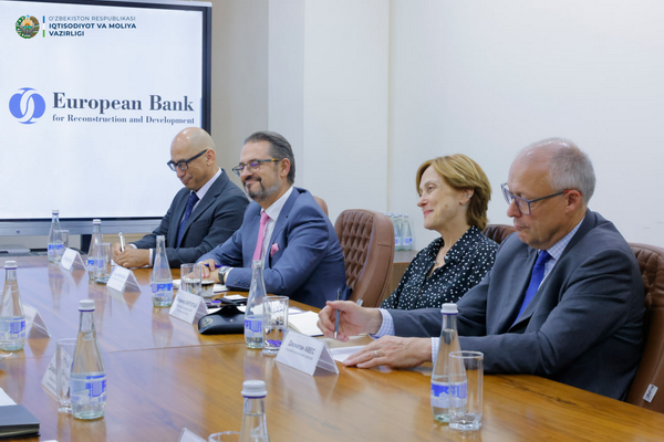 Uzbek DPM holds a meeting with representatives of the EBRD