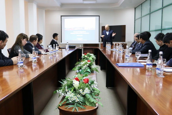 International consultant shares experience on PPP