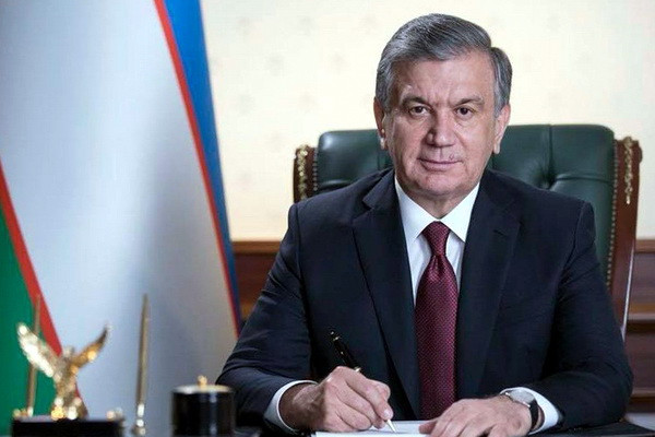 Шавкат Мирзиёев присвоил высшие дипломатические ранги