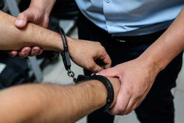 Сотрудники СГБ задержали заместителя хокима Сайхунабадского района в момент получения взятки
