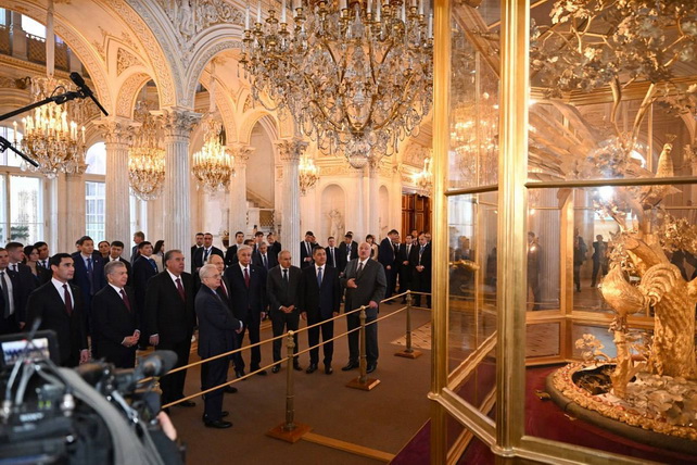 President of Uzbekistan Visits the State Hermitage Museum