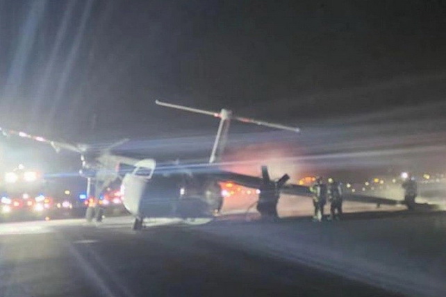 В Канаде самолёт совершил экстренную посадку