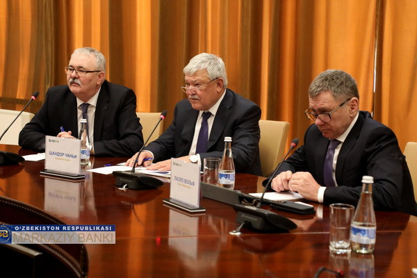 CBU hosts meeting with the management of OTP Bank Group