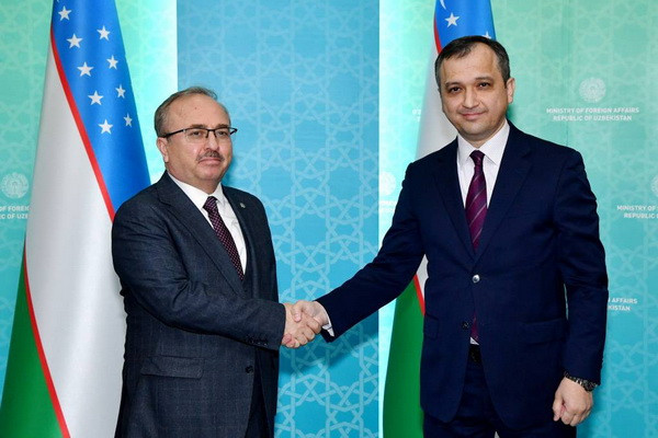 MFA hosts a meeting with the head of the Turkish Education Foundation