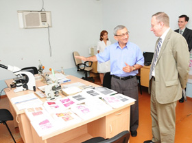 Посольство США передает в дар Минздраву Узбекистана материалы для проведения судебно-медицинской экспертизы