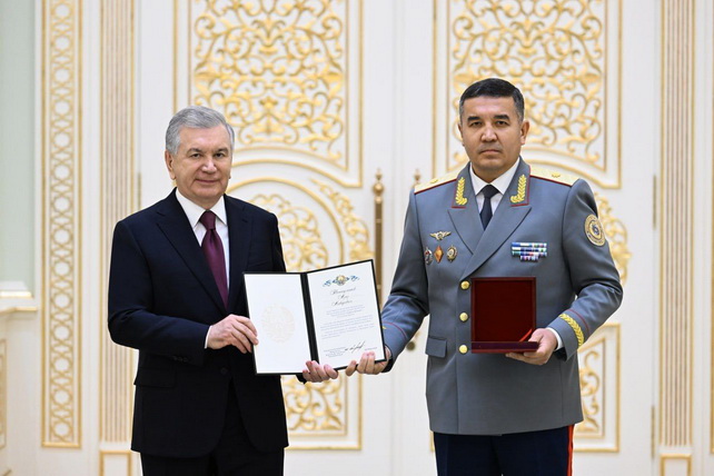 Президент Узбекистана присвоил высокие звания руководителям Генпрокуратуры, Минобороны и МВД