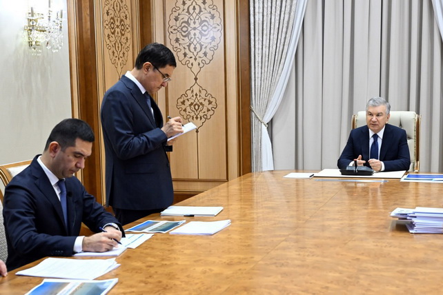 Мирзиёев поручил усилить работу махаллей по снижению бедности и безработицы