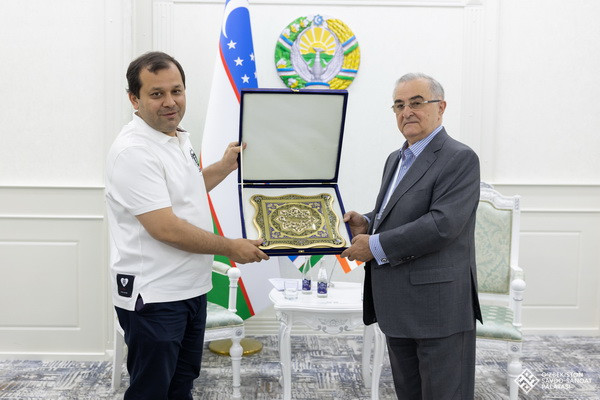 A meeting takes place etween the Chairman of the Chamber of Commerce and Industry and the Honorary Consul of Uzbekistan in Austria