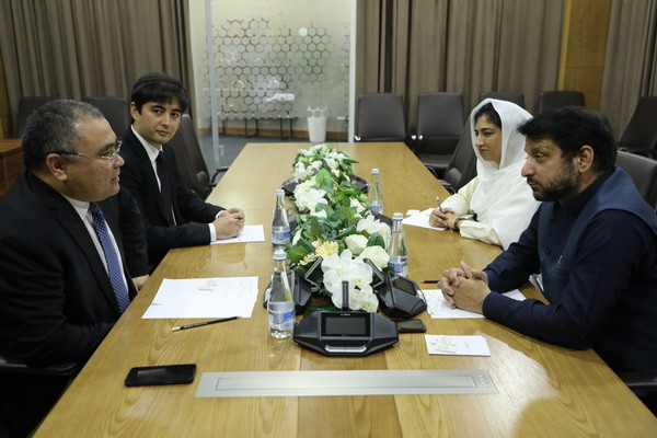 Министр инновационного развития встретился с послом Пакистана