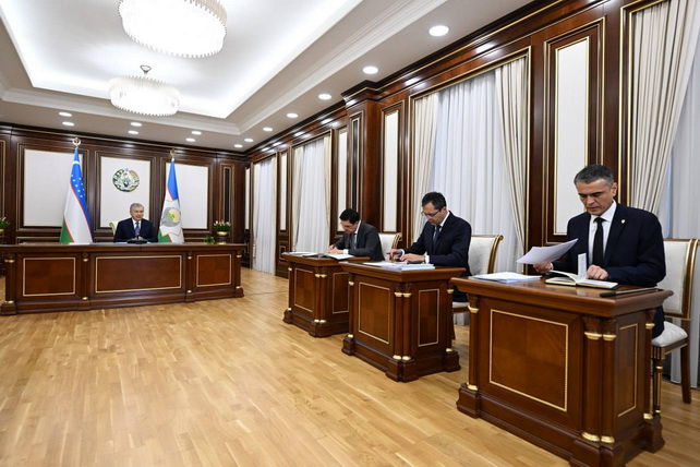 Мирзиёев обсудил меры по сдерживанию инфляции и росту экономики