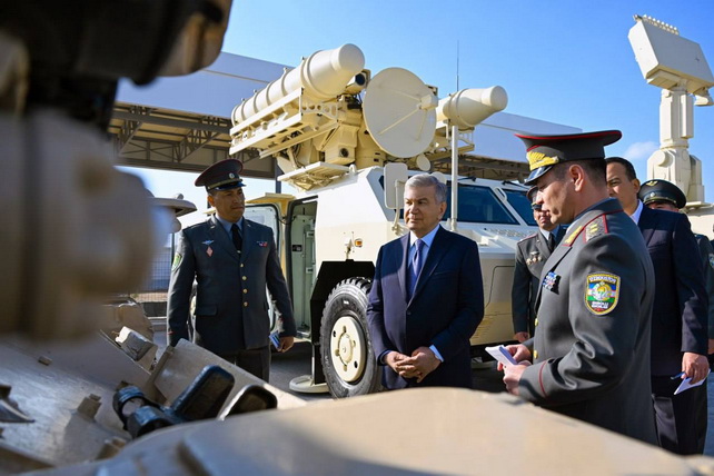 Shavkat Mirziyoyev Visits a Military Unit in Surkhandarya Region and Reviews Combat Training