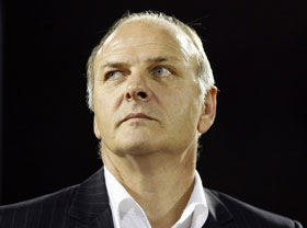 Bathenay goes on the attack