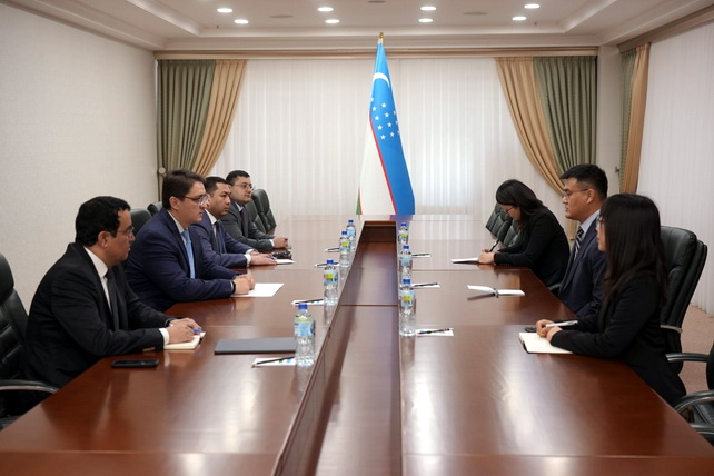 Uzbekistan and China Agree to Strengthen Contacts at Various Levels in 2026