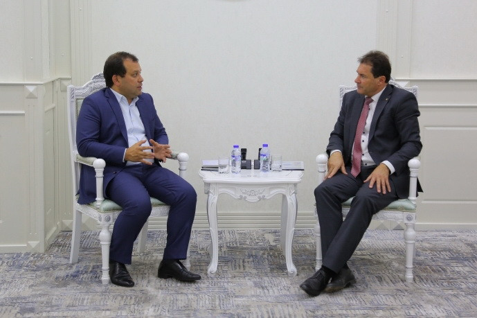 A meeting was held with the Chairman of the Eastern Europe Committee of the Hamburg Chamber of Commerce