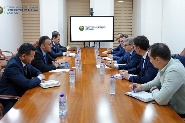 A meeting was held with the delegation of the French Development Agency